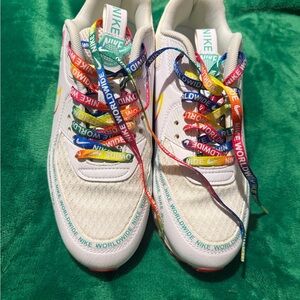 World Wide Women’s Nike Air Max